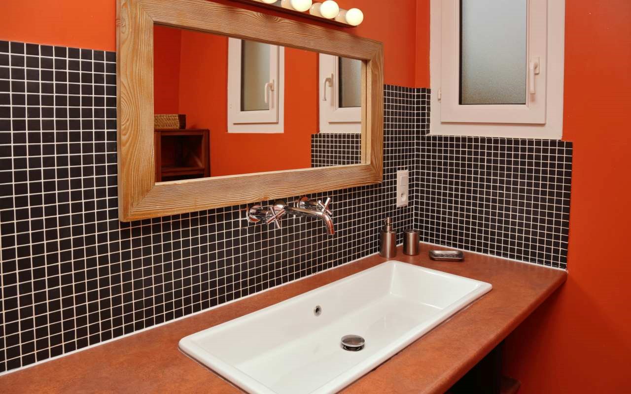 Męska łazienka – w co ją wyposażyć